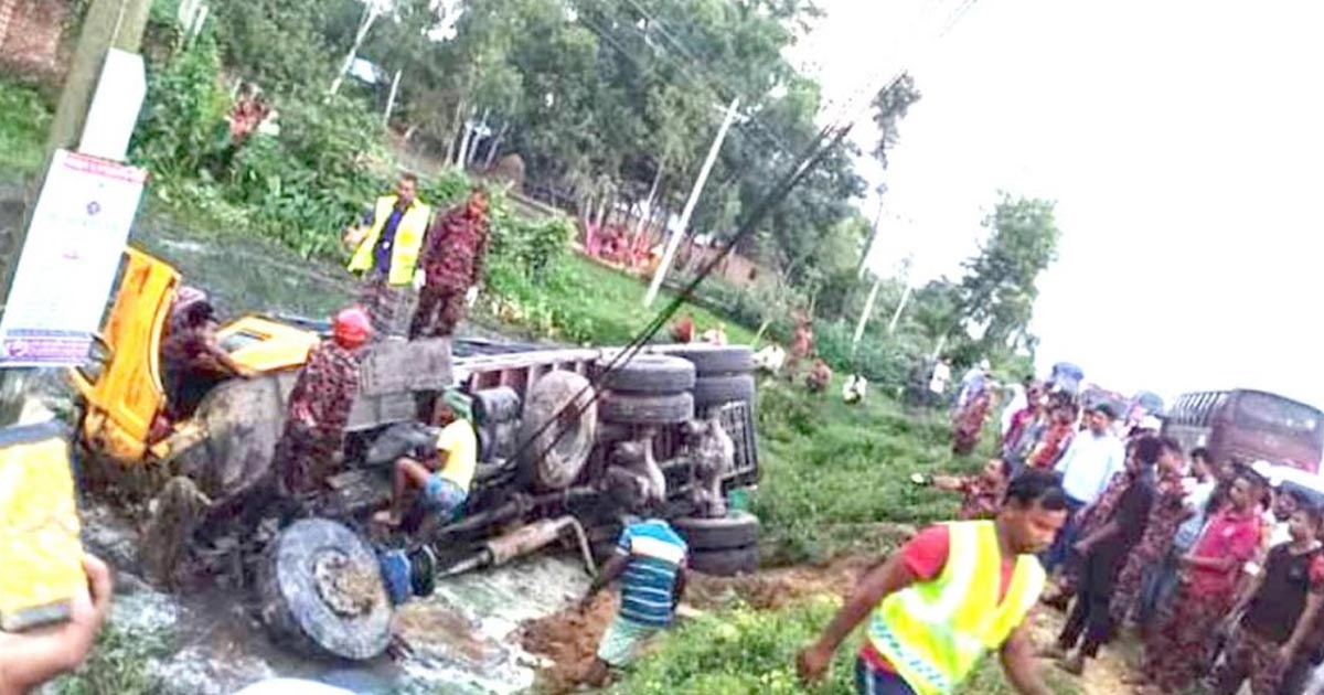 DINAJPUR-aCCIDENT-20230718071249.jpg