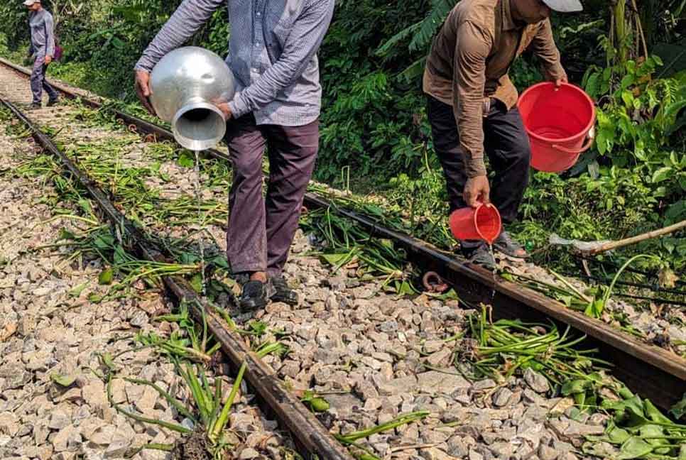 174429_bangladesh_pratidin_train-bdp.jpg